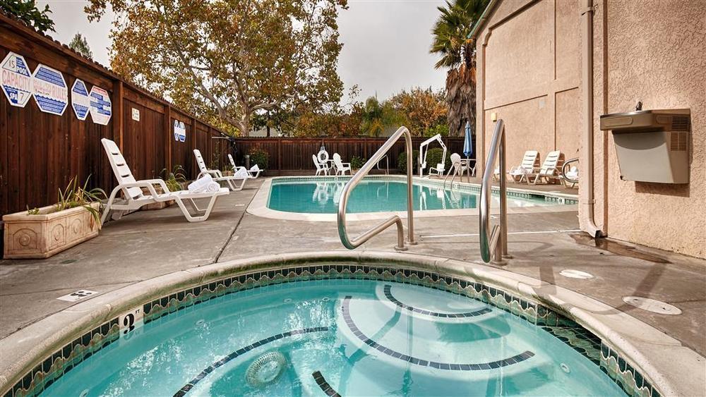 Cloverdale Wine Country Inn & Suites Facilidades foto