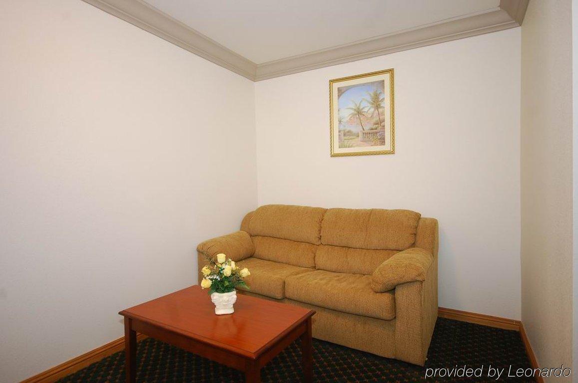 Cloverdale Wine Country Inn & Suites Habitación foto