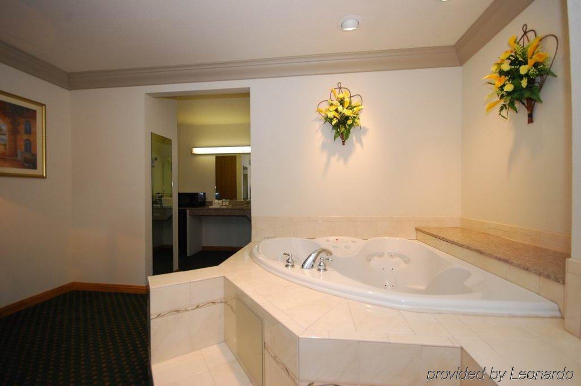 Cloverdale Wine Country Inn & Suites Habitación foto